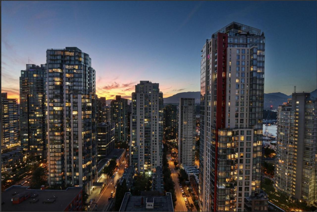 Best Location Downtown Chic Suites Vancouver Exterior foto