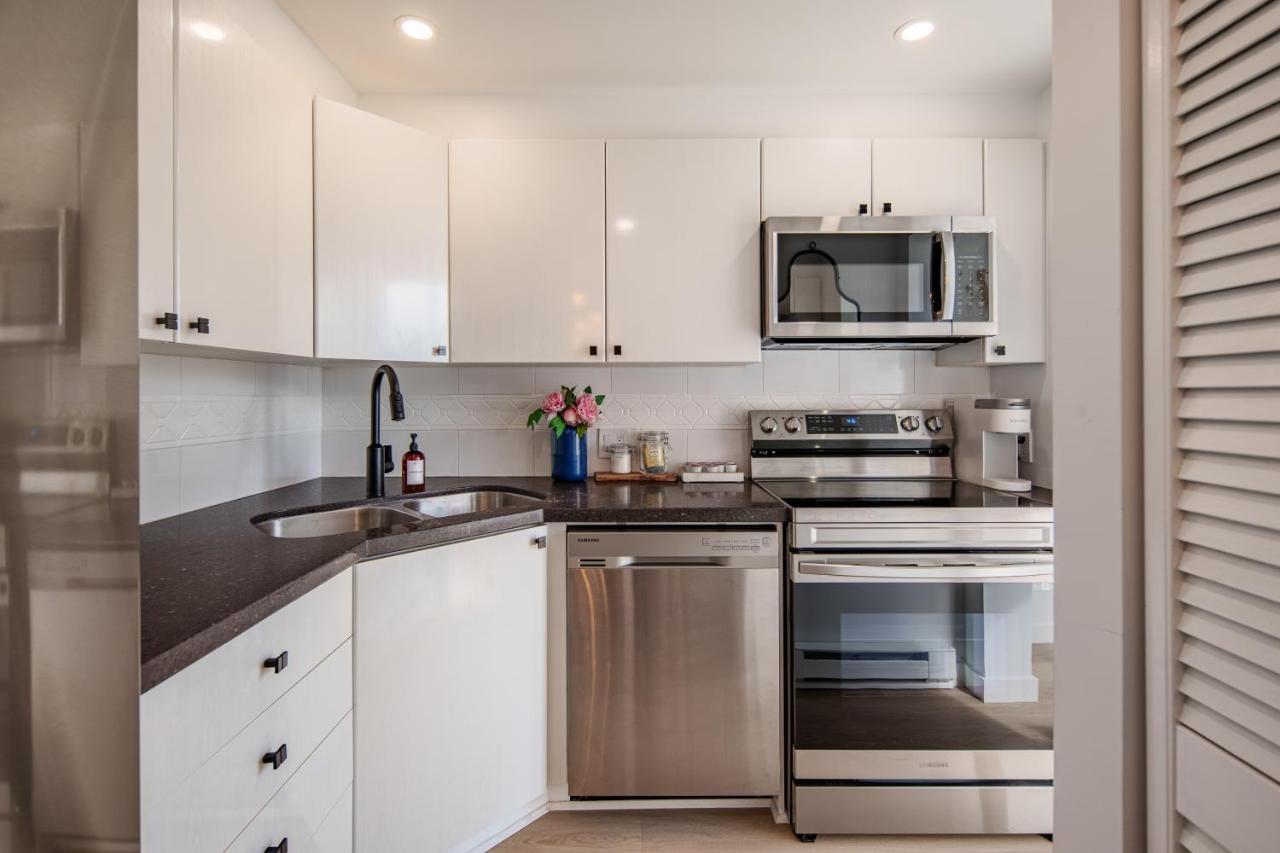 Best Location Downtown Chic Suites Vancouver Exterior foto